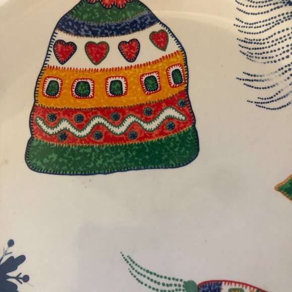 CRATE & BARREL HAT AND SCARVE WINTER THEME COOKIE PLATE - Picture 2 of 6